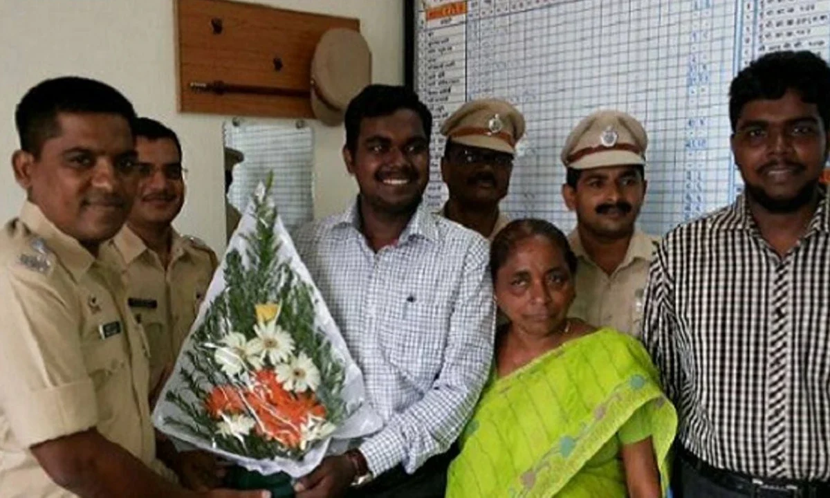 IAS Varun Baranwal