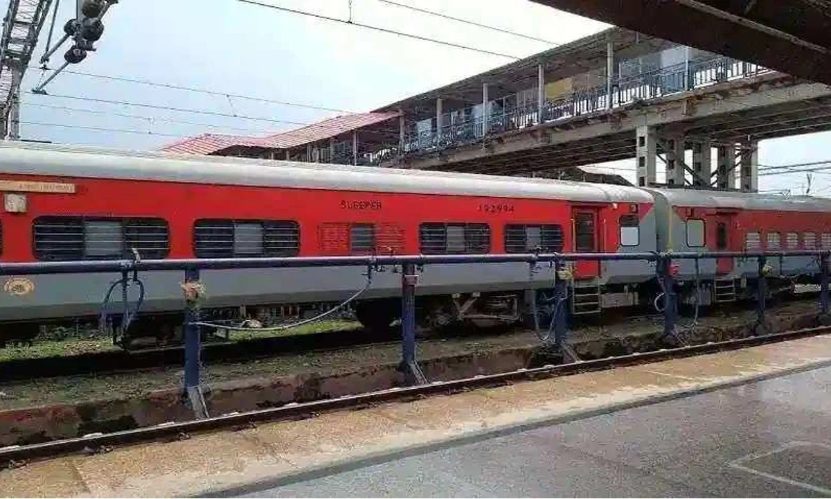 Long distance train services stopped