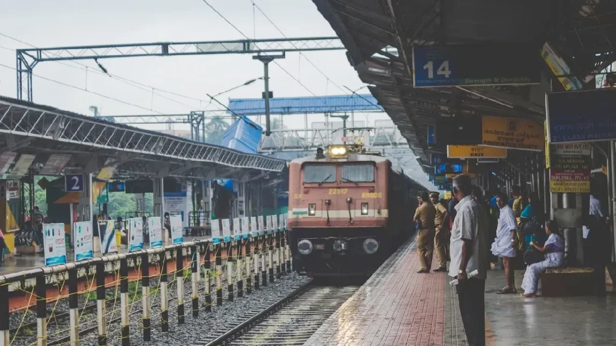 Delhi to Pune special trains