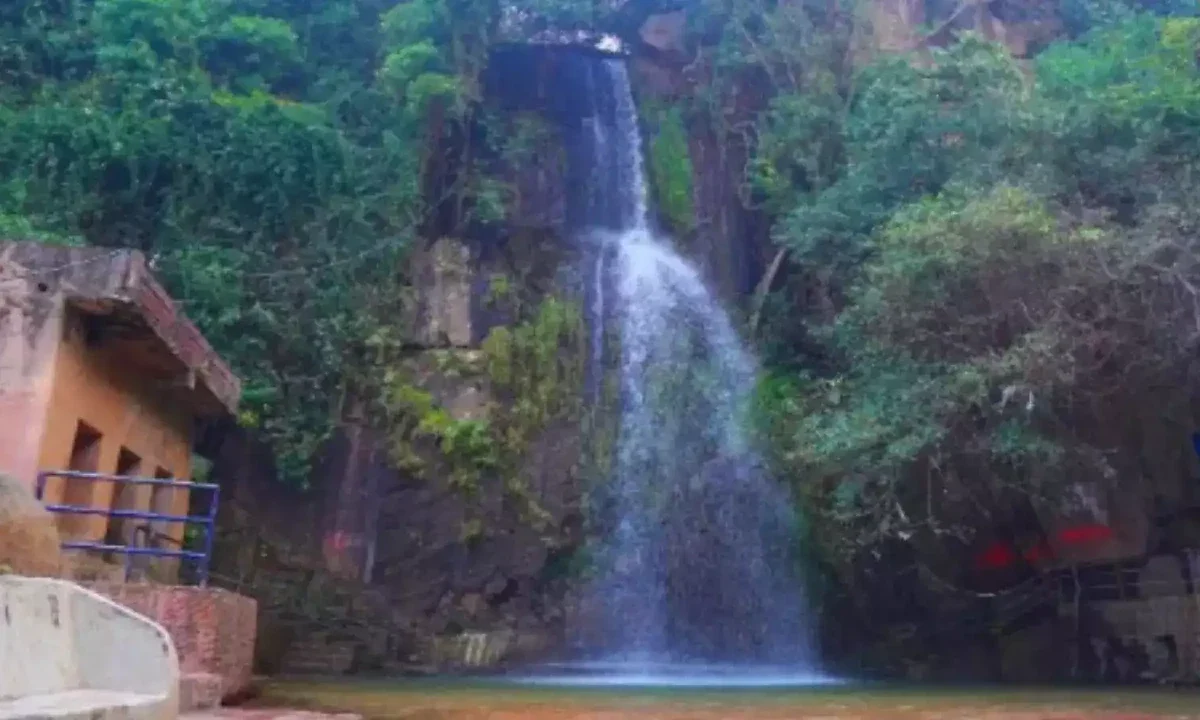 Kakolat Waterfall Bihar